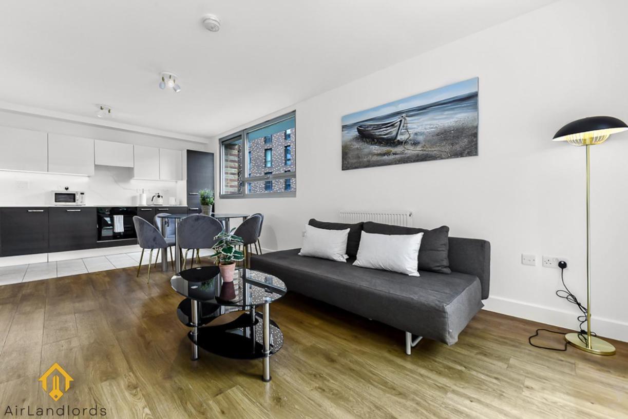 Exclusive 3 Bed 3Bath Penthouse Near Canary Wharf 런던 외부 사진