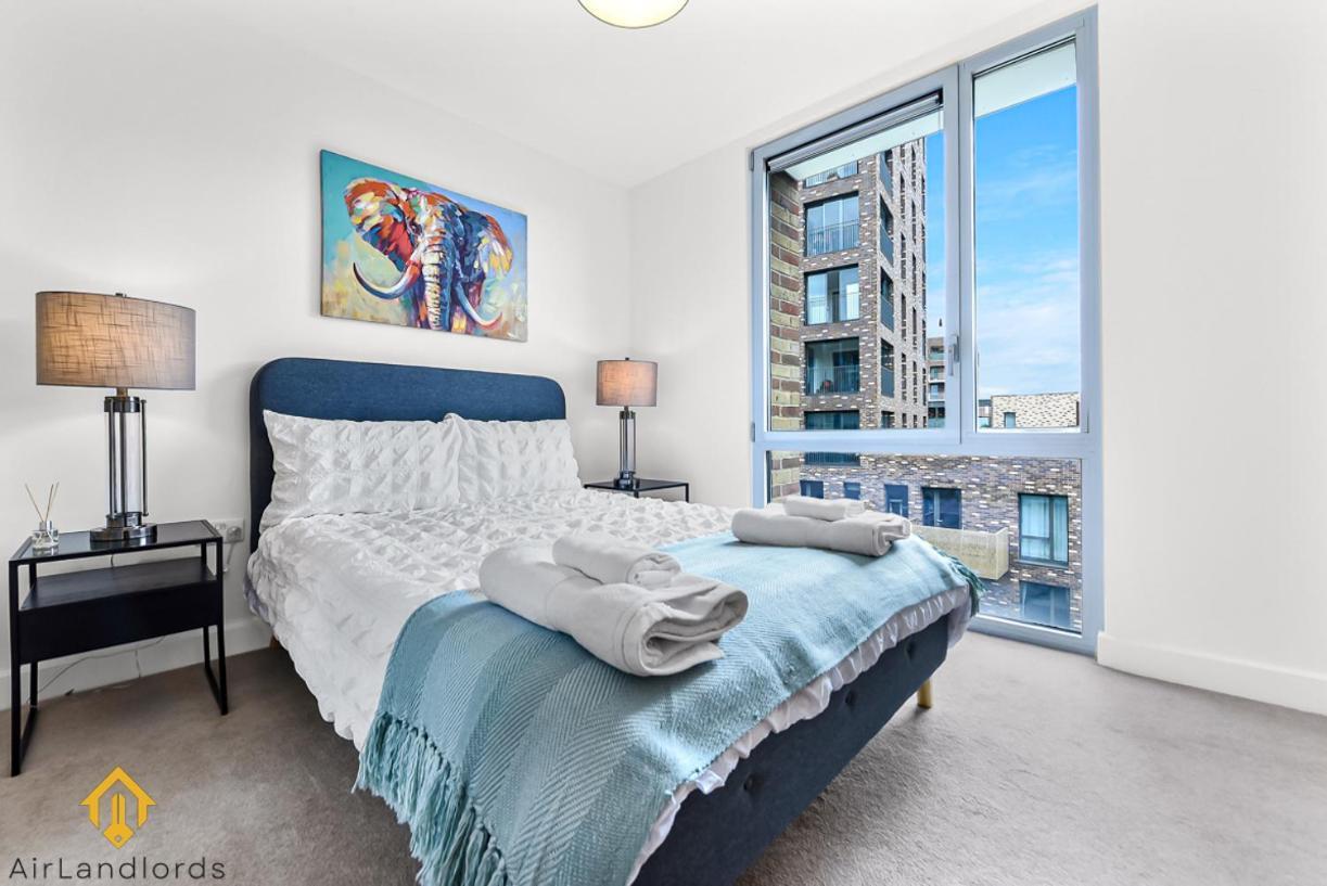 Exclusive 3 Bed 3Bath Penthouse Near Canary Wharf 런던 외부 사진
